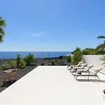 Casa Atlantico -puerto Calero Lanzarote. Piscina Willa