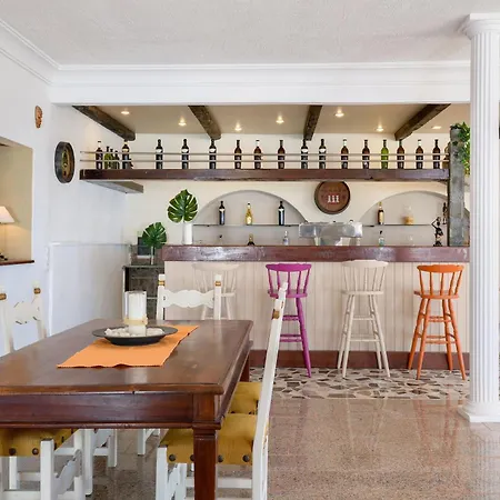 Villa Casa Atlantico -puerto Calero Lanzarote. Piscina *