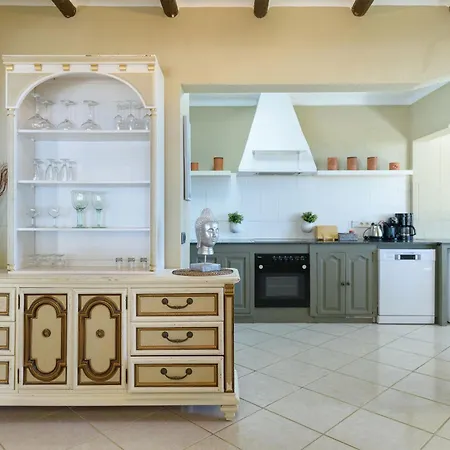 Casa Atlantico -puerto Calero Lanzarote. Piscina וילה