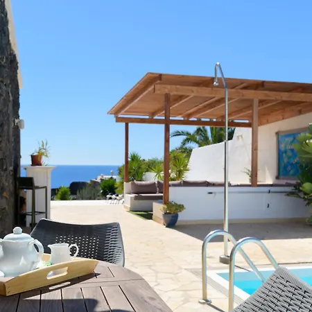 Casa Atlantico -puerto Calero Lanzarote. Piscina Villa *