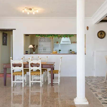Casa Atlantico -puerto Calero Lanzarote. Piscina Villa *