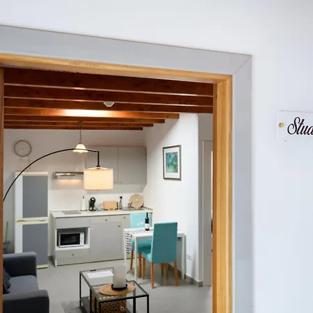 Villa Casa Atlantico -puerto Calero Lanzarote. Piscina