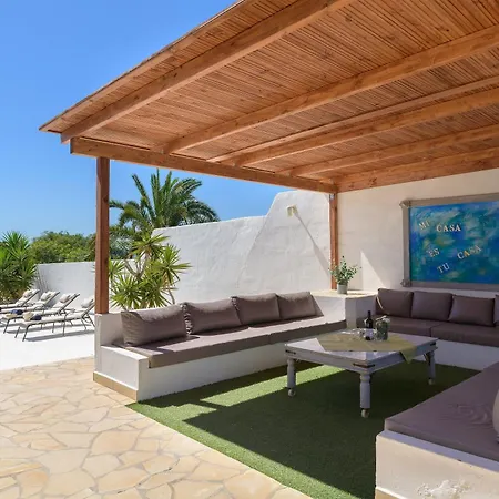 Casa Atlantico -puerto Calero Lanzarote. Piscina Villa