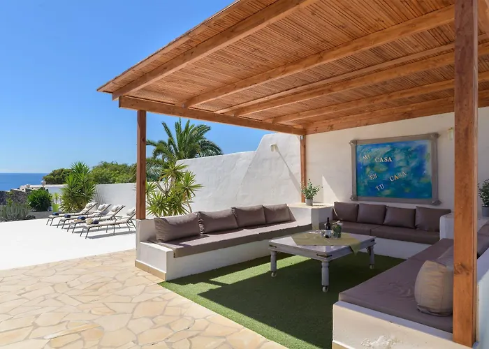 וילה Casa Atlantico -puerto Calero Lanzarote. Piscina יאיזה