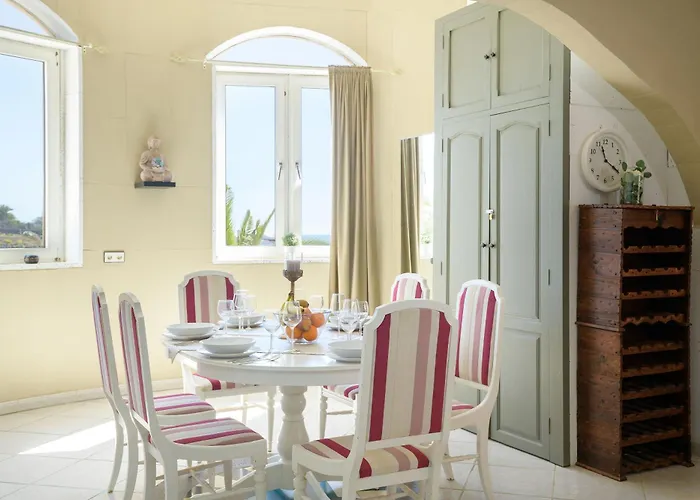 Villa Casa Atlantico -puerto Calero Lanzarote. Piscina *