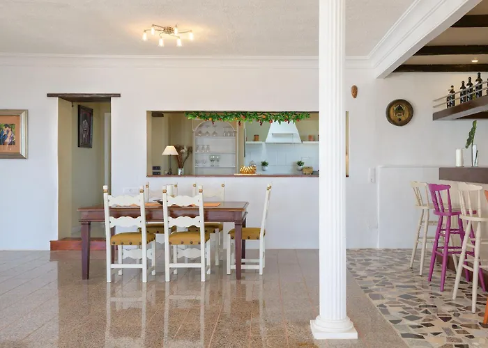 Casa Atlantico -puerto Calero Lanzarote. Piscina *